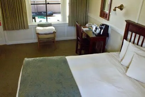 Hot Springs 3*